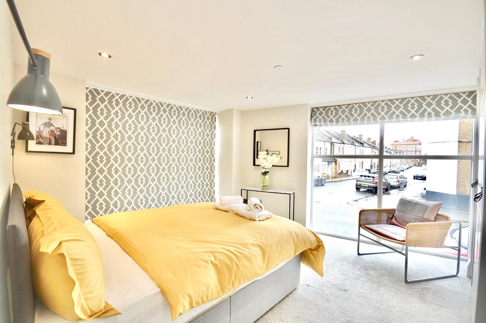 Fulham Townhouse, 2 Baths, Parking, Breakfast Апартаменты