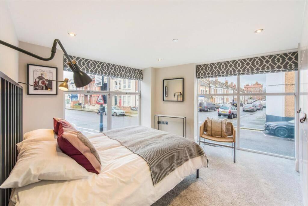 Fulham Townhouse, 2 Baths, Parking, Breakfast Апартаменты *